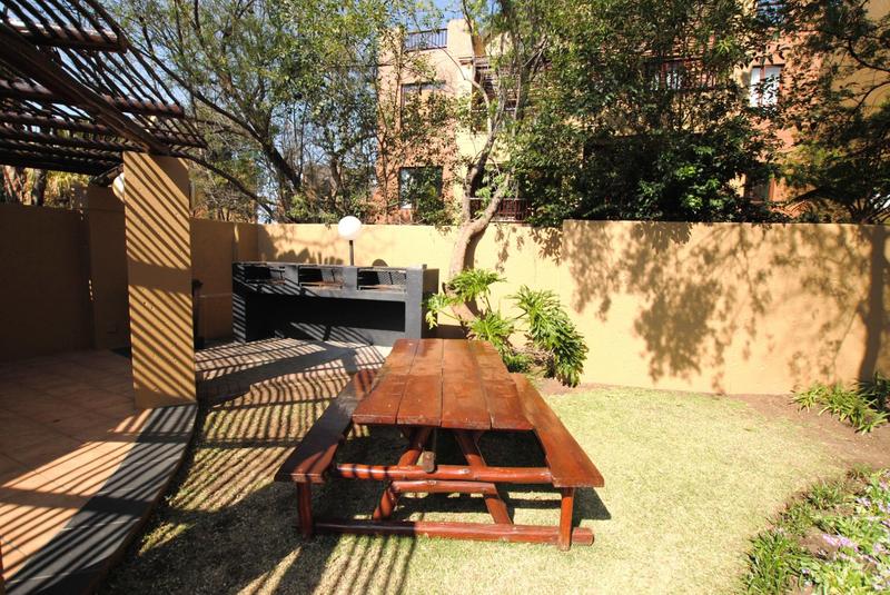 To Let 1 Bedroom Property for Rent in Pineslopes Gauteng