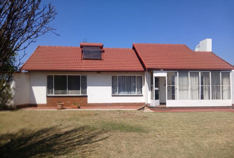 4 Bedroom Property for Sale in Rondebult Gauteng
