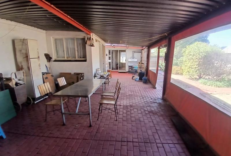 4 Bedroom Property for Sale in Rondebult Gauteng