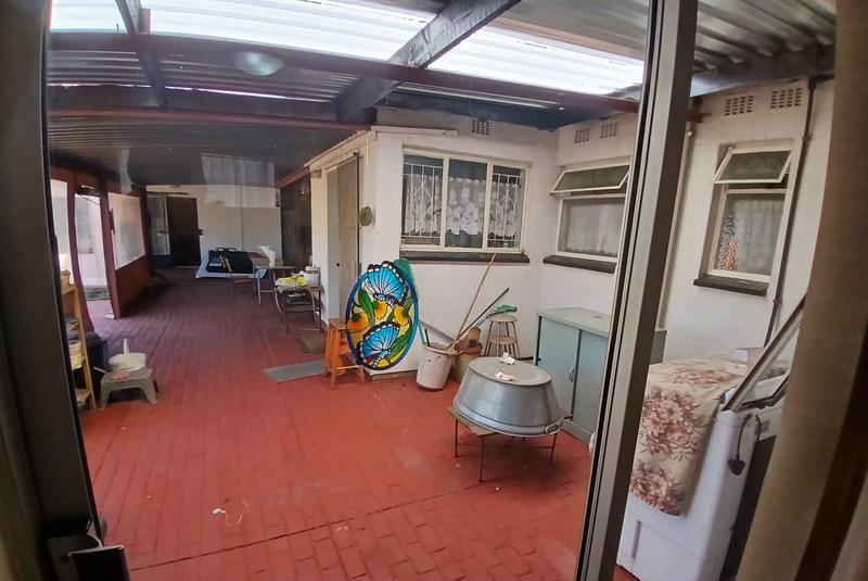 4 Bedroom Property for Sale in Rondebult Gauteng