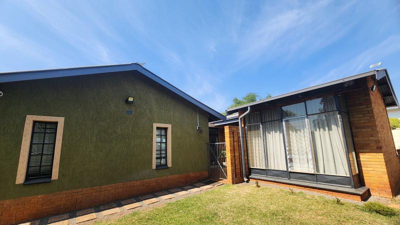 4 Bedroom Property for Sale in Sinoville Gauteng