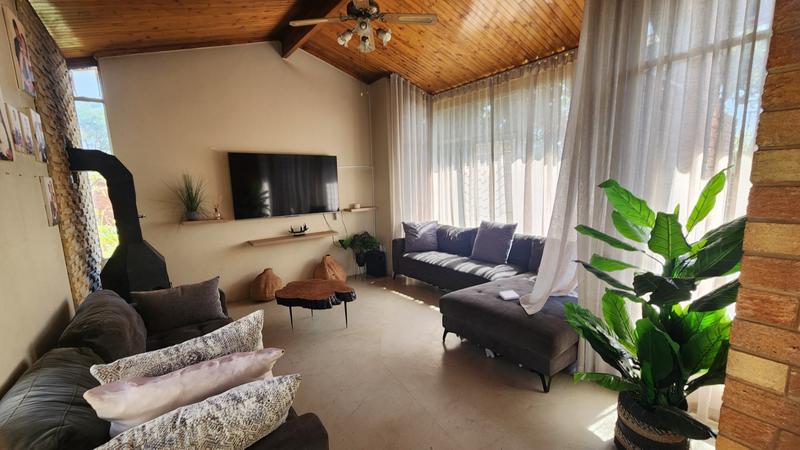 4 Bedroom Property for Sale in Sinoville Gauteng