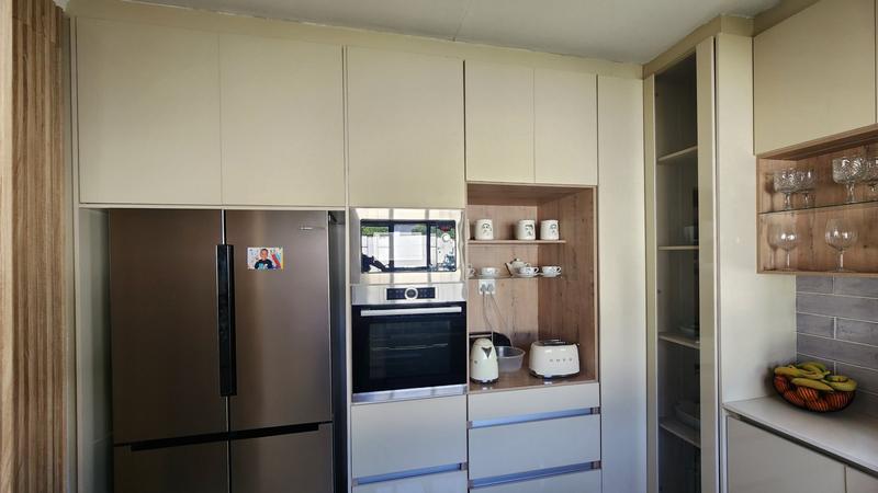 4 Bedroom Property for Sale in Sinoville Gauteng