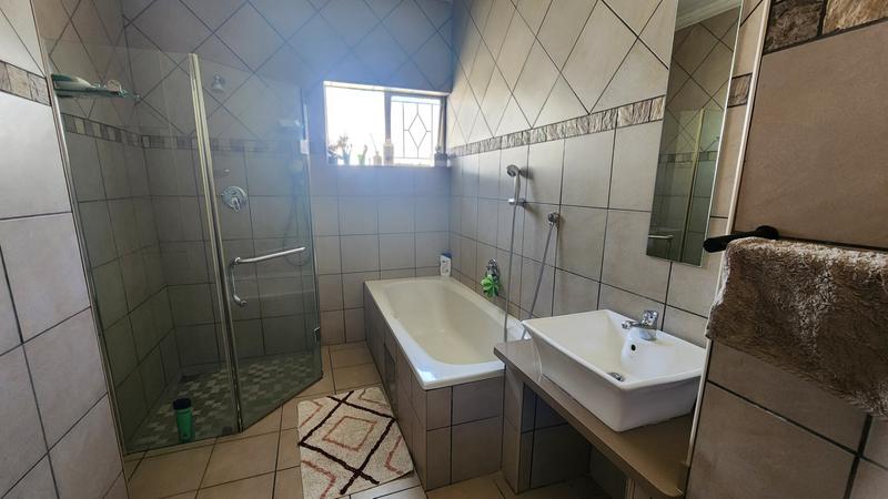 4 Bedroom Property for Sale in Sinoville Gauteng