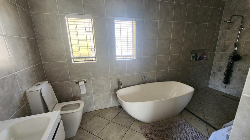 4 Bedroom Property for Sale in Sinoville Gauteng