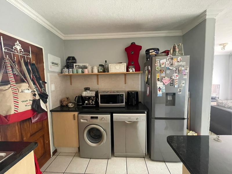 To Let 2 Bedroom Property for Rent in Equestria Gauteng