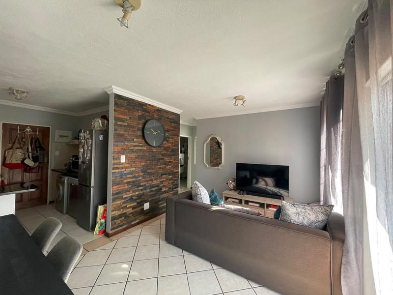 To Let 2 Bedroom Property for Rent in Equestria Gauteng