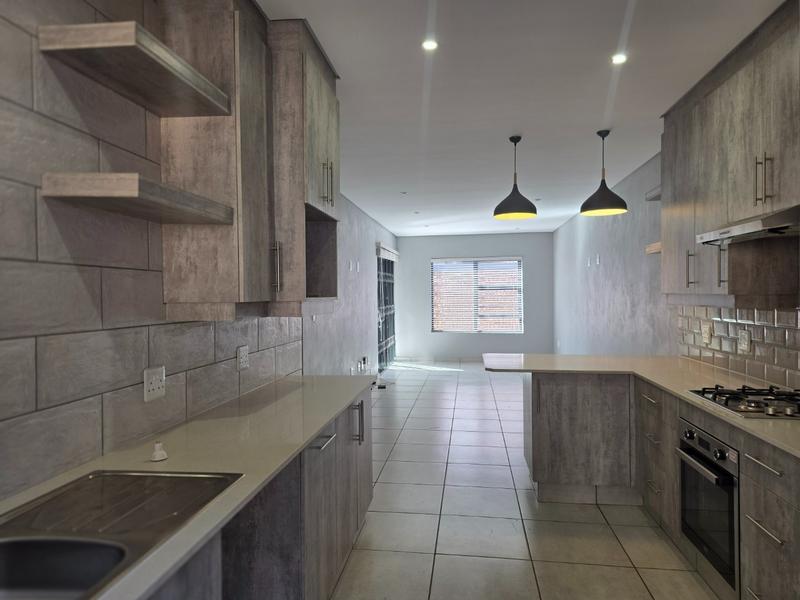 To Let 3 Bedroom Property for Rent in Kenmare Gauteng