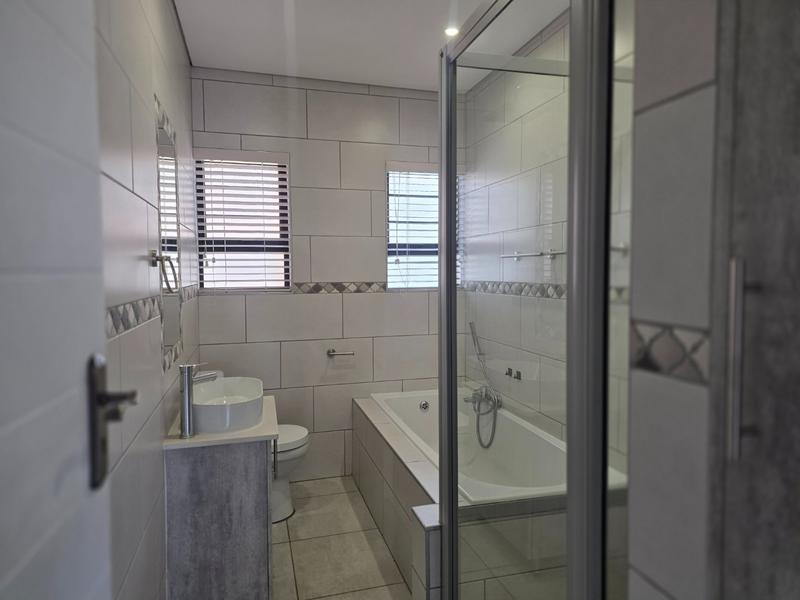 To Let 3 Bedroom Property for Rent in Kenmare Gauteng