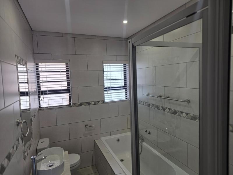 To Let 3 Bedroom Property for Rent in Kenmare Gauteng