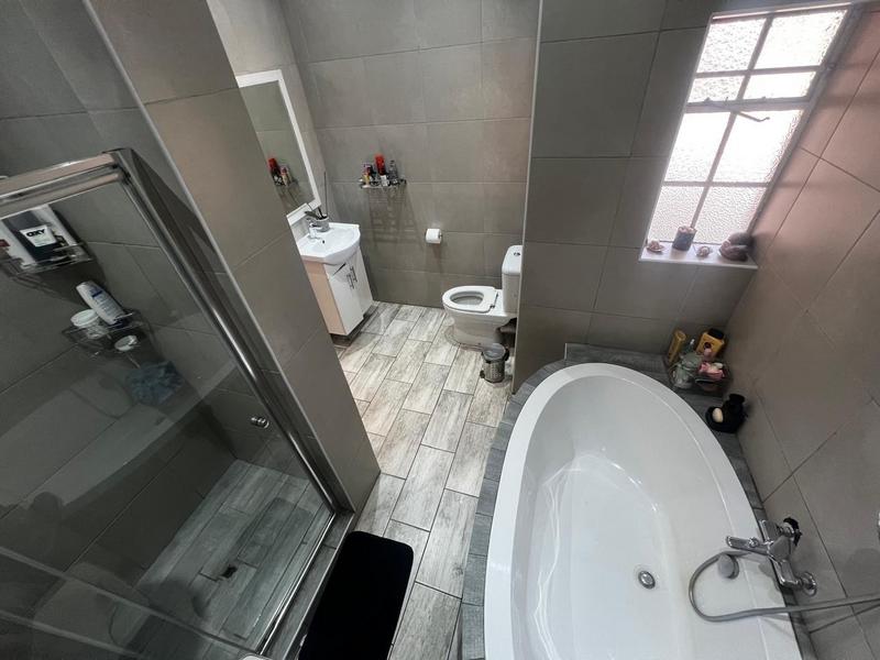 3 Bedroom Property for Sale in Vanderbijlpark SW 5 Gauteng