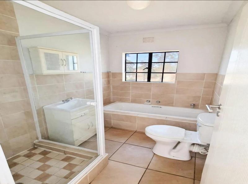 2 Bedroom Property for Sale in Meyerton Central Gauteng