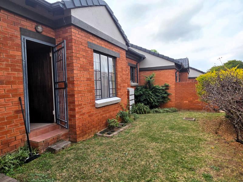 To Let 2 Bedroom Property for Rent in Mooikloof Ridge Gauteng