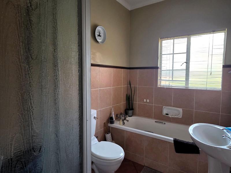 To Let 2 Bedroom Property for Rent in Mooikloof Ridge Gauteng