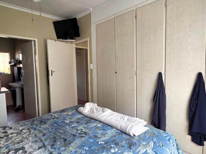 To Let 2 Bedroom Property for Rent in Mooikloof Ridge Gauteng
