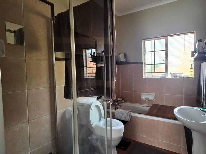 To Let 2 Bedroom Property for Rent in Mooikloof Ridge Gauteng