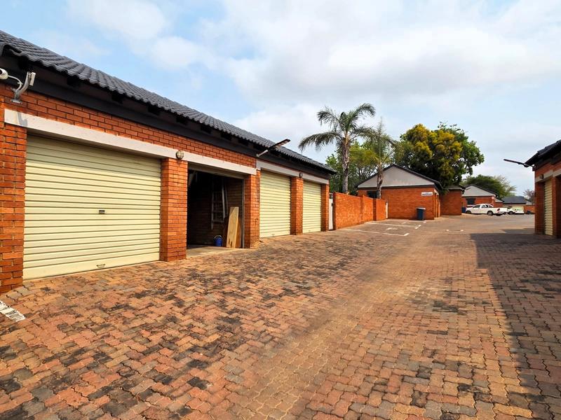 To Let 2 Bedroom Property for Rent in Mooikloof Ridge Gauteng