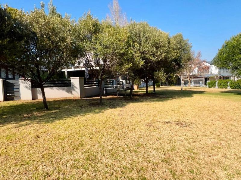 To Let 5 Bedroom Property for Rent in Copperleaf Estate Gauteng