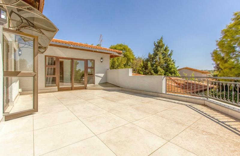 To Let 5 Bedroom Property for Rent in Dainfern Golf Estate Gauteng