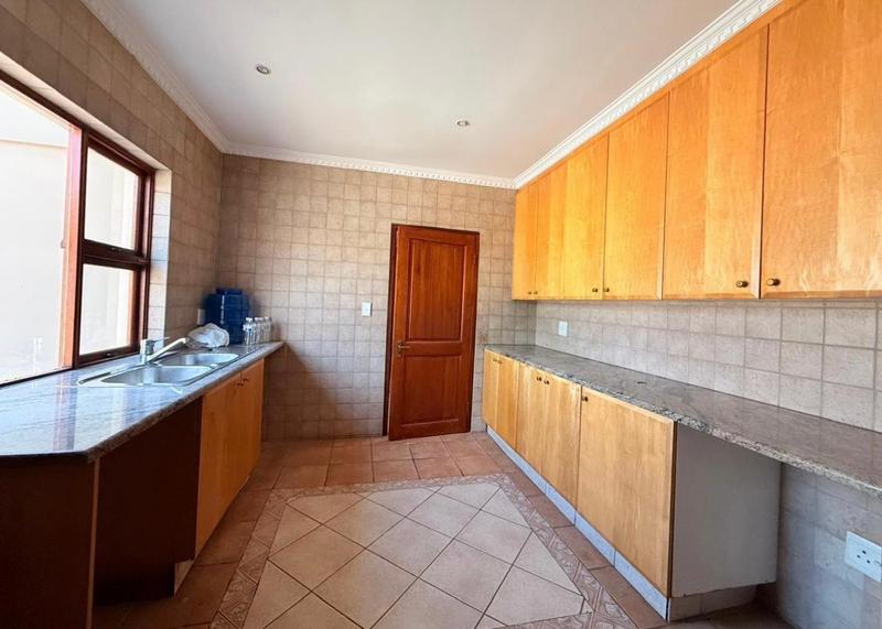 To Let 4 Bedroom Property for Rent in Dainfern Golf Estate Gauteng