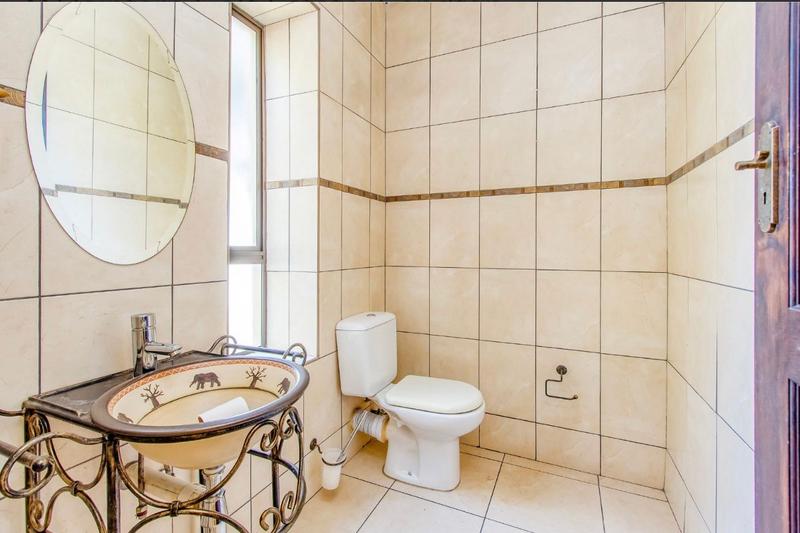 To Let 7 Bedroom Property for Rent in Dainfern Golf Estate Gauteng