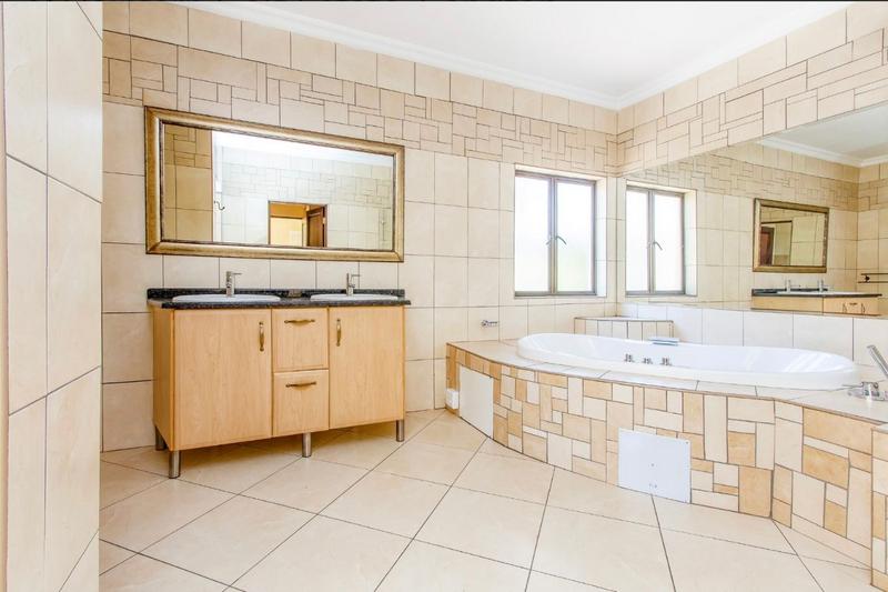 To Let 7 Bedroom Property for Rent in Dainfern Golf Estate Gauteng