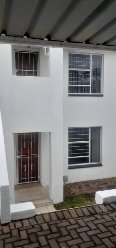 2 Bedroom Property for Sale in Weltevreden Park Gauteng