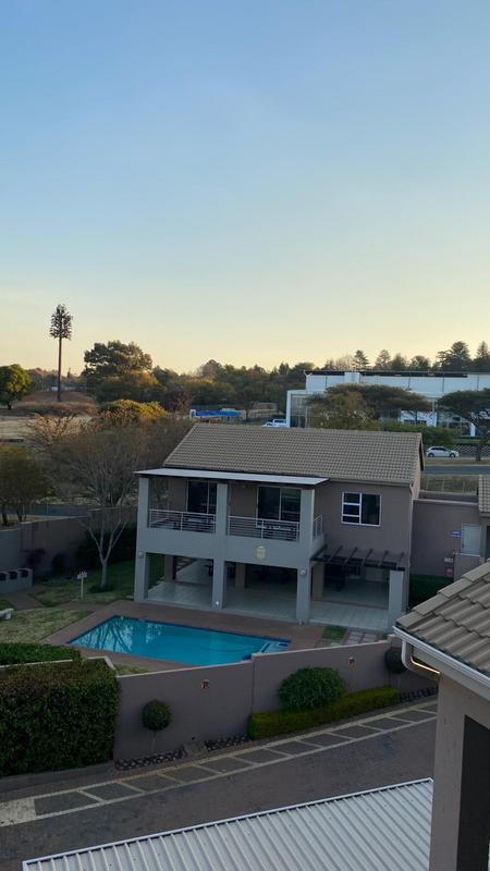 1 Bedroom Property for Sale in Bryanston Gauteng