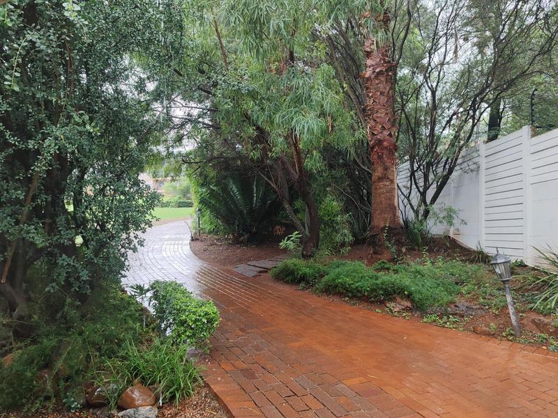 To Let 2 Bedroom Property for Rent in Bedfordview Gauteng