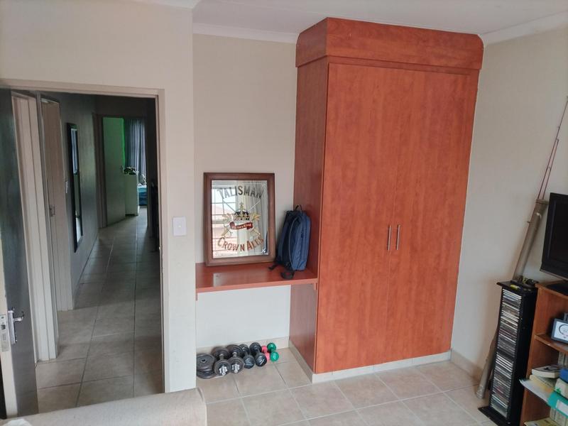 4 Bedroom Property for Sale in Hazeldean Gauteng