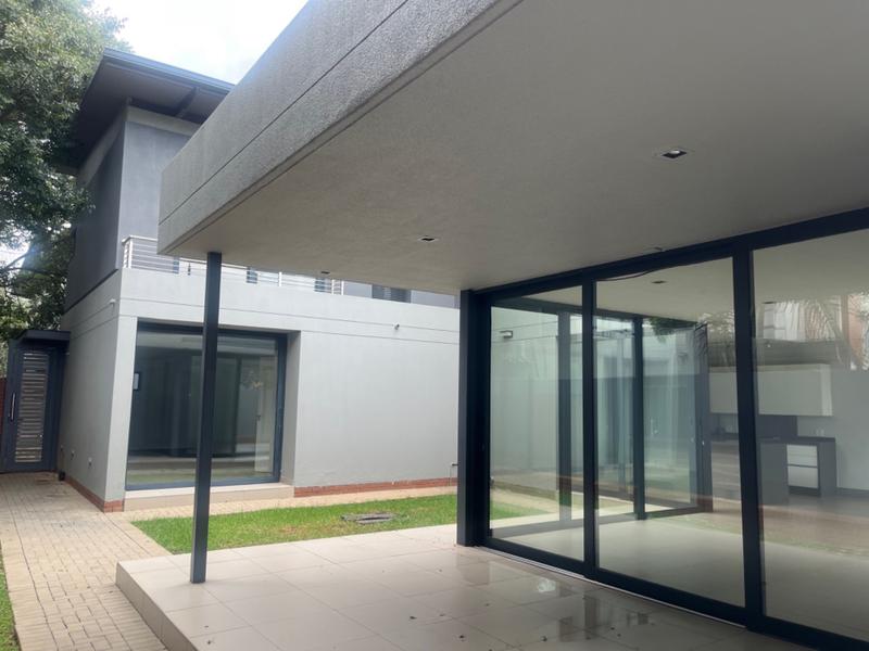 4 Bedroom Property for Sale in Waterkloof Ridge Gauteng