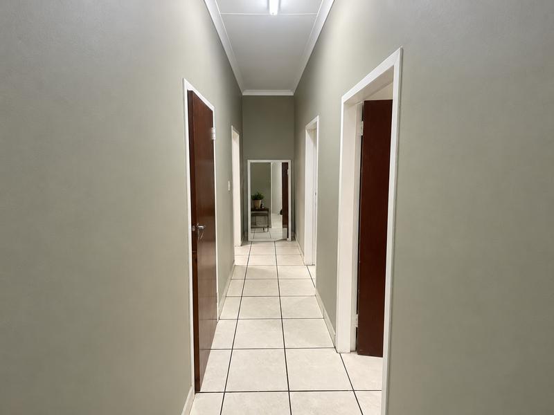 To Let 4 Bedroom Property for Rent in Moreleta Park Gauteng