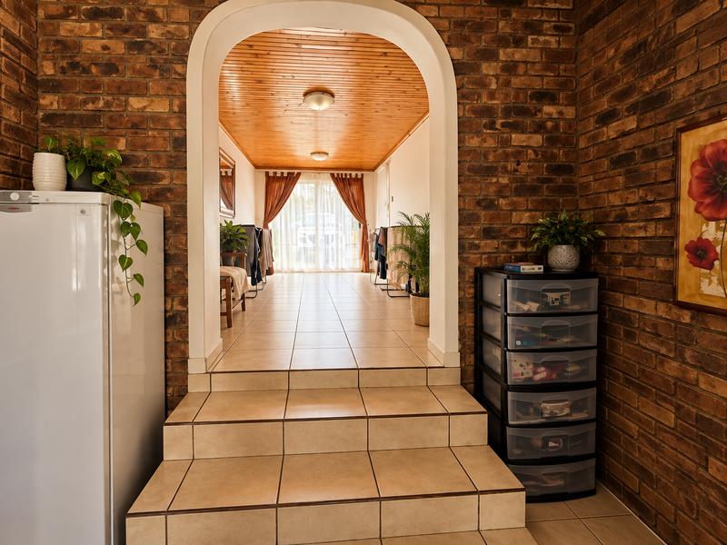 To Let 4 Bedroom Property for Rent in Moreleta Park Gauteng