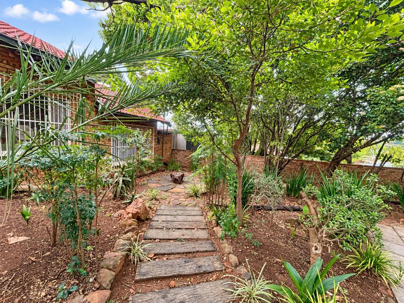 To Let 4 Bedroom Property for Rent in Moreleta Park Gauteng