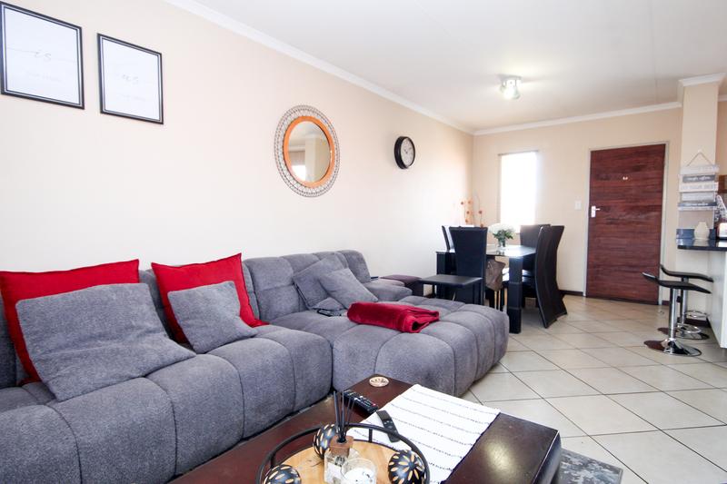 2 Bedroom Property for Sale in Monavoni Gauteng