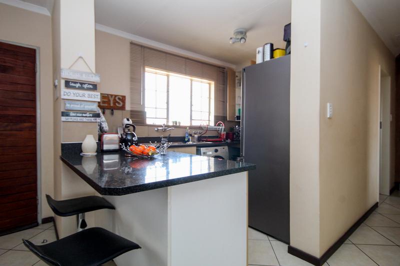 2 Bedroom Property for Sale in Monavoni Gauteng
