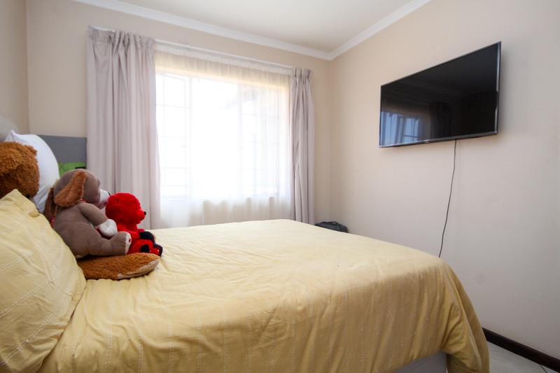2 Bedroom Property for Sale in Monavoni Gauteng