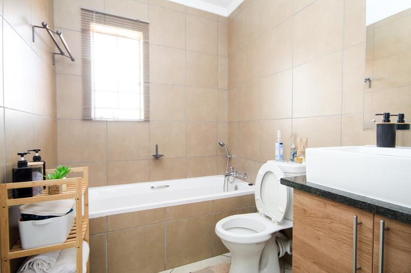 2 Bedroom Property for Sale in Monavoni Gauteng