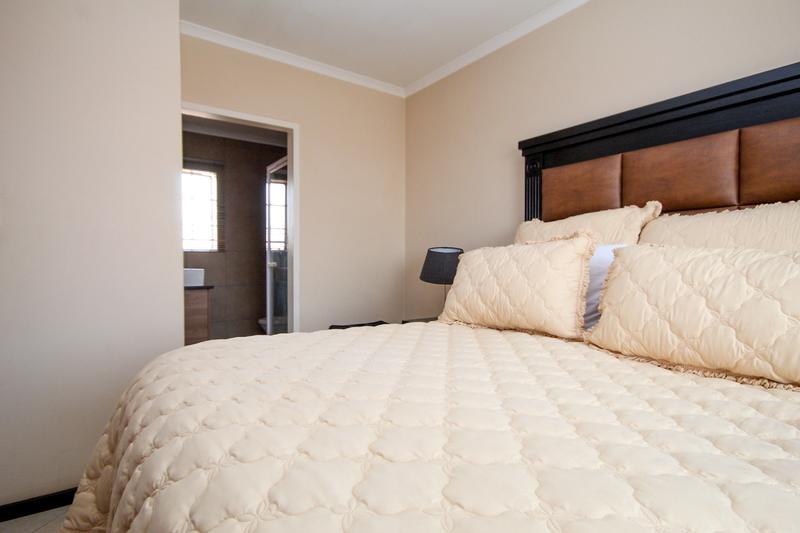 2 Bedroom Property for Sale in Monavoni Gauteng