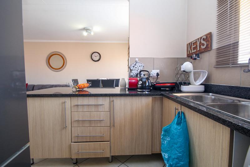 2 Bedroom Property for Sale in Monavoni Gauteng