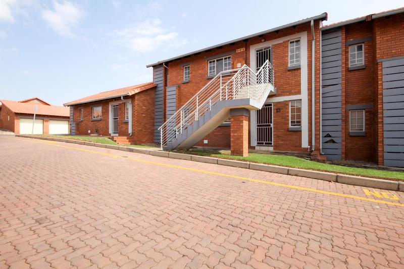 2 Bedroom Property for Sale in Monavoni Gauteng