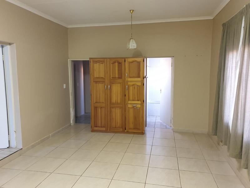10 Bedroom Property for Sale in Honingneskrans Ah Gauteng