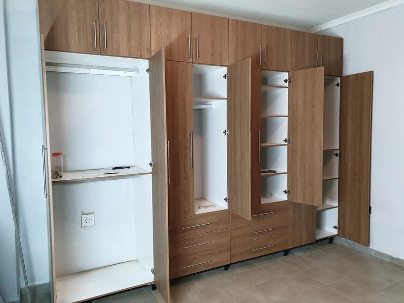 10 Bedroom Property for Sale in Honingneskrans Ah Gauteng