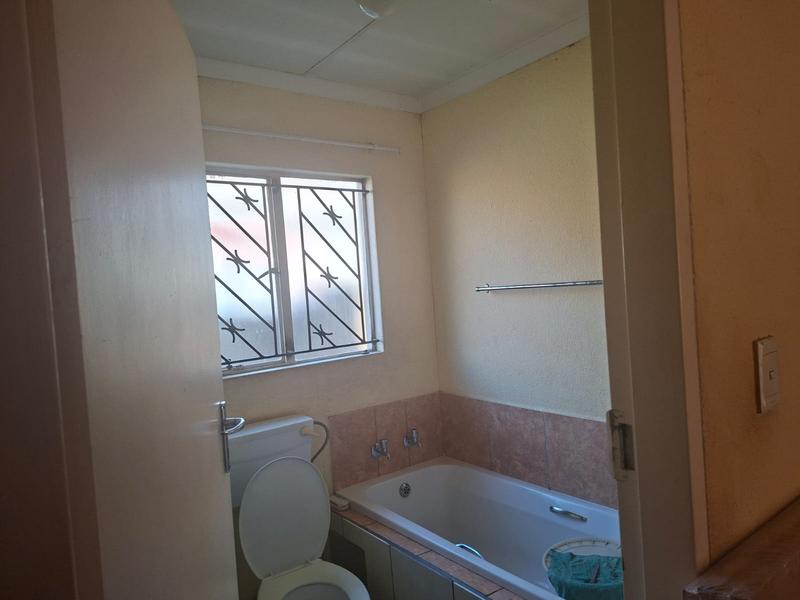 2 Bedroom Property for Sale in Mahube Valley Gauteng