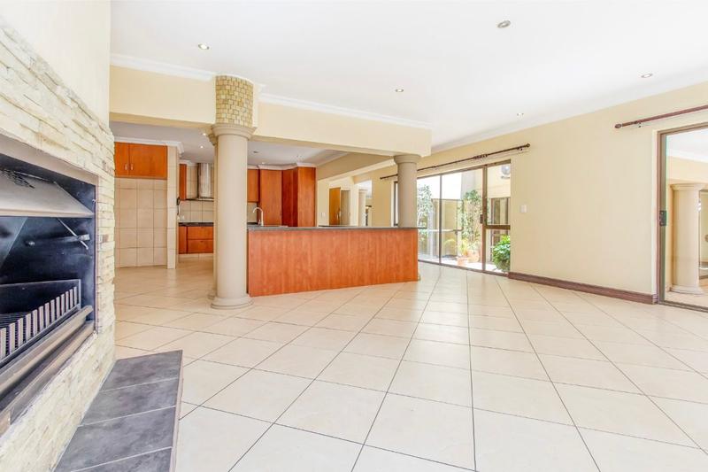To Let 7 Bedroom Property for Rent in Dainfern Golf Estate Gauteng