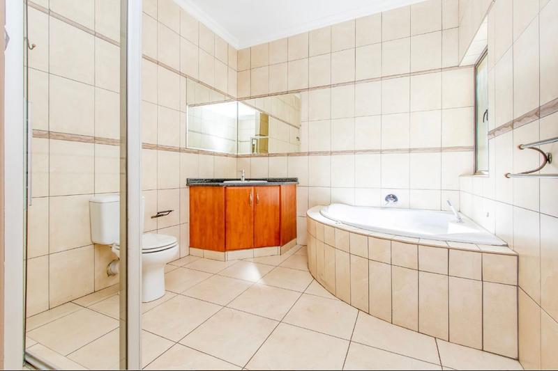 To Let 7 Bedroom Property for Rent in Dainfern Golf Estate Gauteng