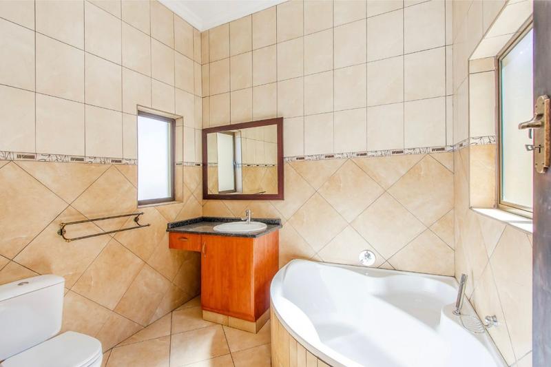 To Let 7 Bedroom Property for Rent in Dainfern Golf Estate Gauteng