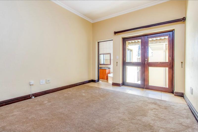 To Let 7 Bedroom Property for Rent in Dainfern Golf Estate Gauteng