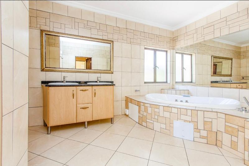 To Let 7 Bedroom Property for Rent in Dainfern Golf Estate Gauteng