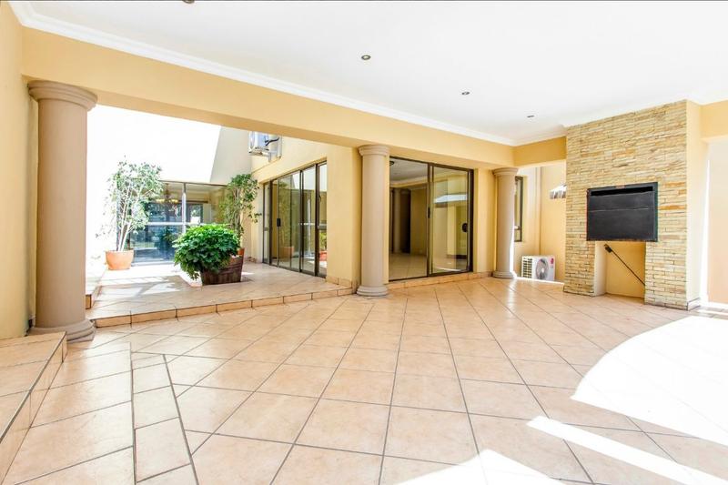 To Let 7 Bedroom Property for Rent in Dainfern Golf Estate Gauteng